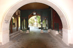 Бахчисарай. Ворота из Посольского дворика на Дворцовую площадь