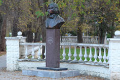 Евпатория. Памятник Гоголю
