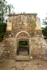 Фото древней Феодосии, вход в храм  св. Сергия 14 век