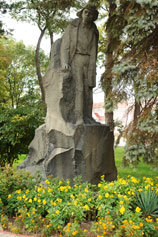 Керчь. Памятник Володе Дубинину