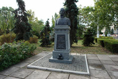 Керчь. Памятник Феодору Ушакову