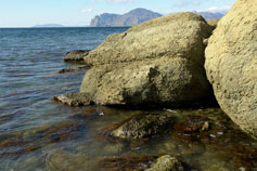 Орджоникидзе. Прибрежные камни