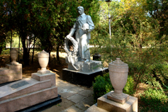 Саки. Памятник Советским воинам в Курортном парке
