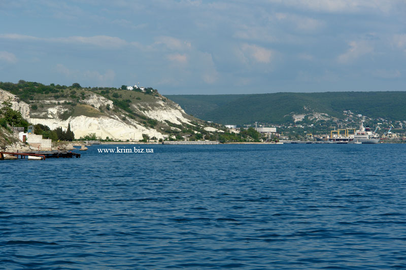 Севастопольская бухта, вид на Инкерман
