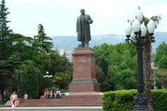 Ялта. Памятник Ленину