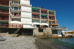 Ялта  - отель Divo, балкон над морем и пляжем