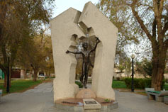 Евпатория. Памятник жертвам Чернобыльской катастрофы