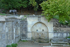 Фонтан в саду армянского монастыря Сурб-Хач в Старом Крыму